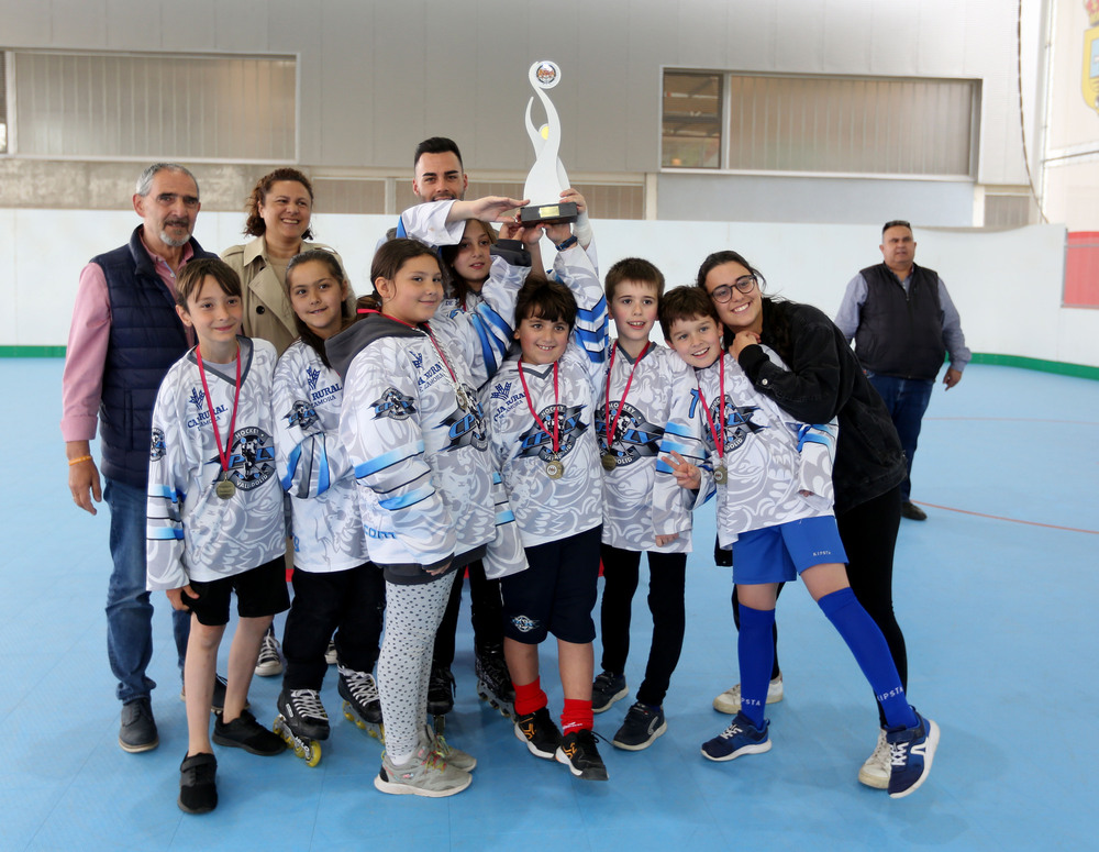 Imagen de la quinta jornada y clausura del Campeonato Escolar de Hockey Línea.  / MONTSE.ALVAREZ