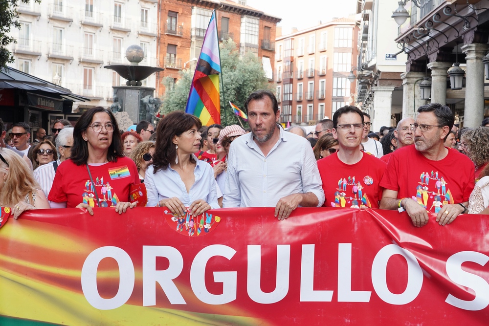 Manifestación en defensa de los derechos LGTBI+, convocada por Fundación Triángulo.  / MIRIAM CHACN ICAL