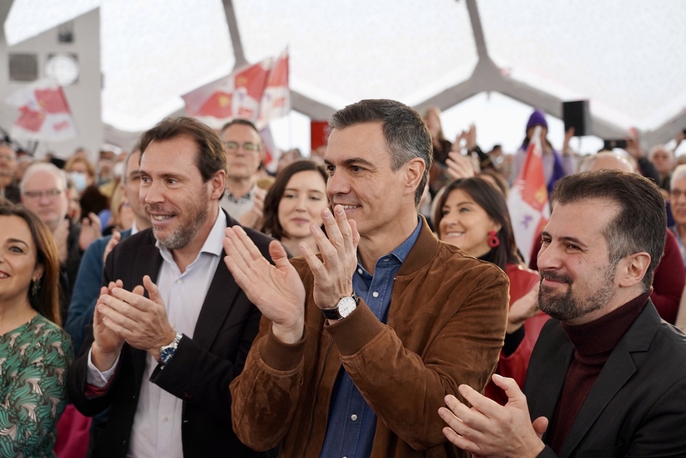 Pedro Sánchez arropa a los candidatos locales del PSOE  / ICAL