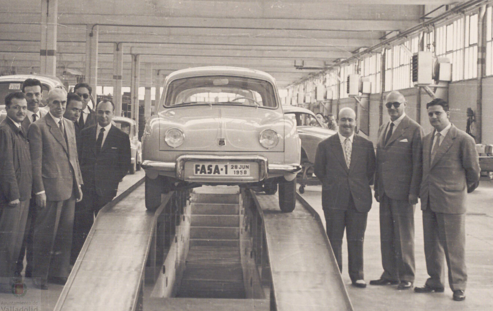 Renault dona su memoria documental al Archivo municipal  / ARCHIVO MUNICIPAL
