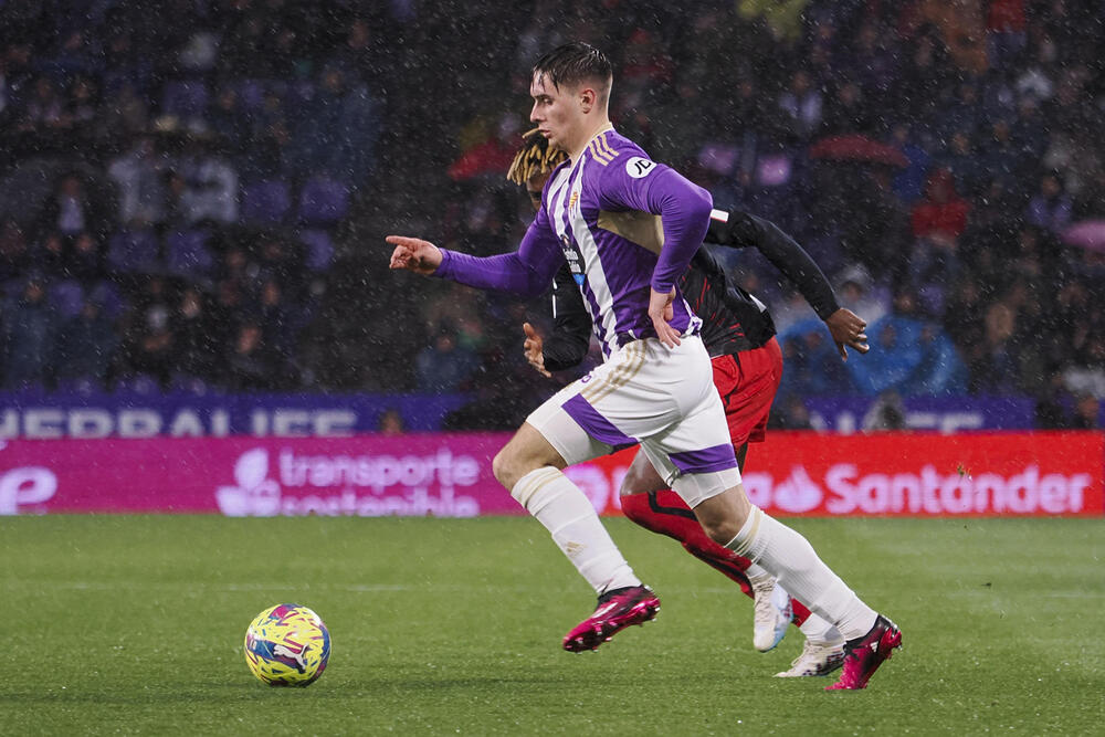 Encuentro entre el Real Valladolid y el Athletic Club de Bilbao.  / EFE