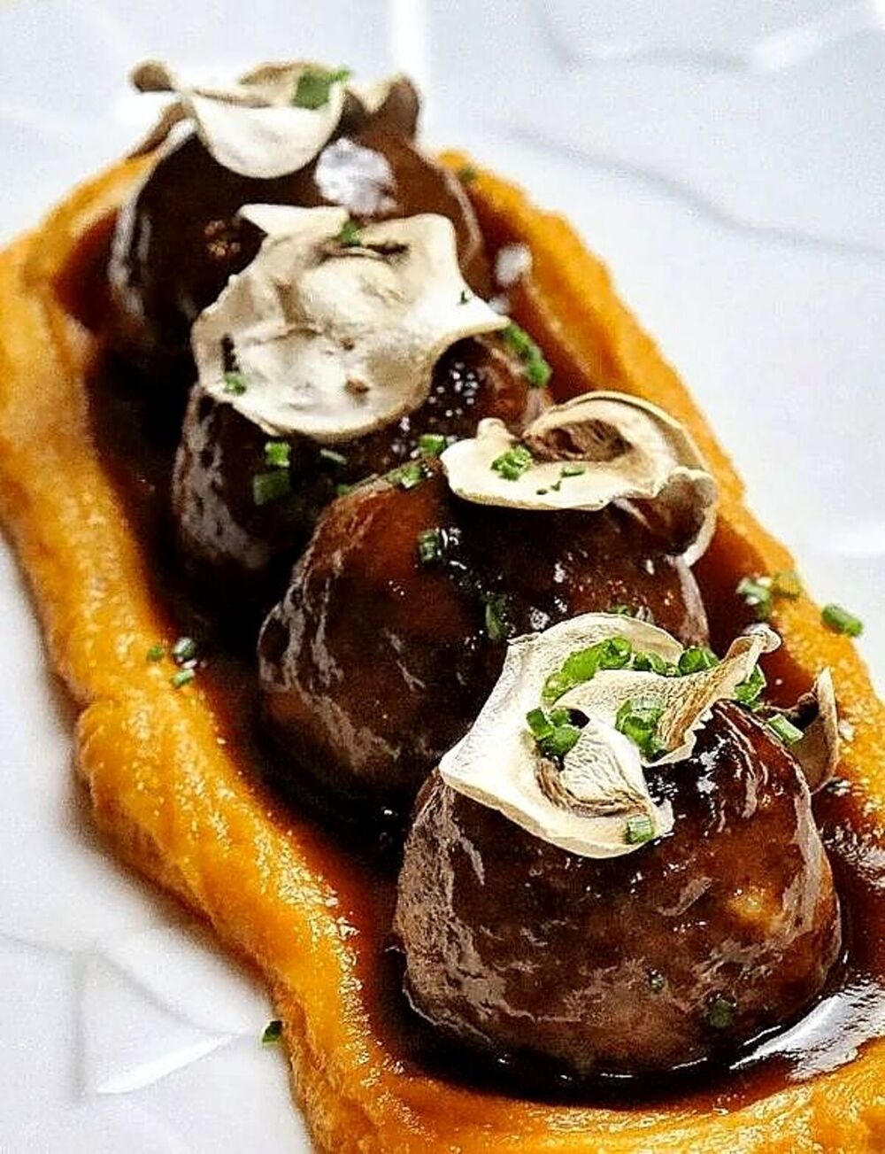 Albóndigas de corzo rellenas de foie.