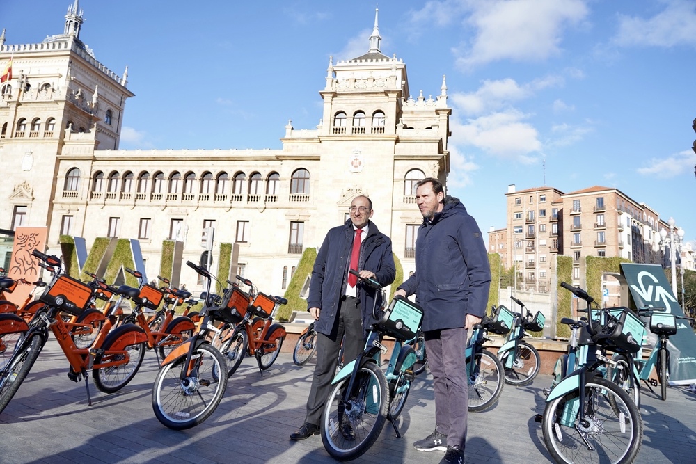 Presentación del nuevo servicio de alquiler público de bicicletas BIKI.  / LETICIA PREZ ICAL