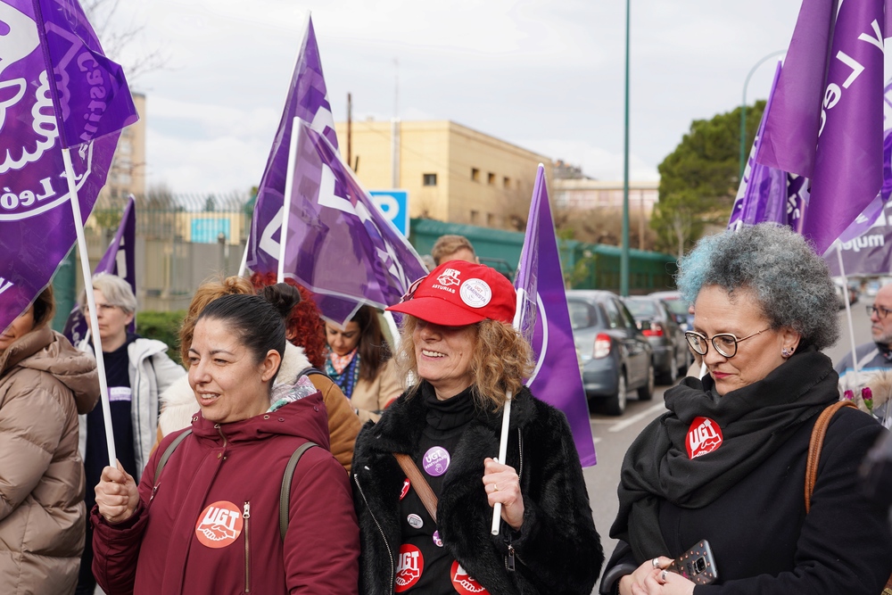 UGT y CCOO Castilla y León convocan una concentración con motivo del Día Internacional de la Mujer  / MIRIAM CHACÓN / ICAL
