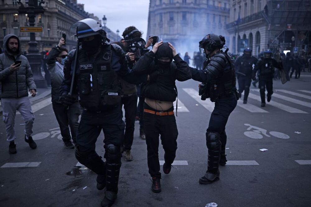 Nationwide strike in France against planned pension reform  / YOAN VALAT