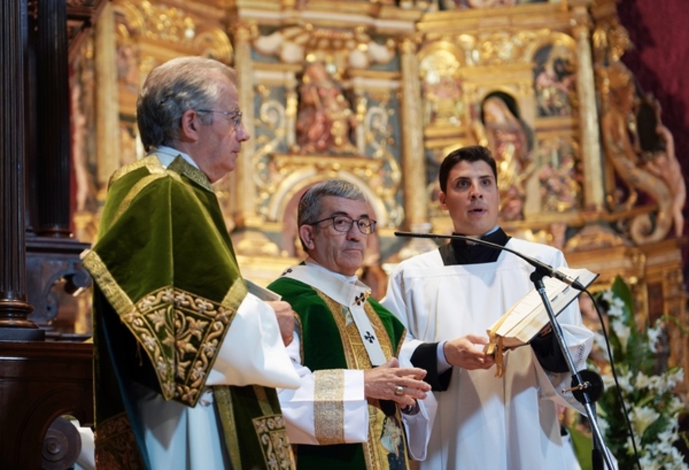 Coronación de la Virgen de la Vera Cruz.