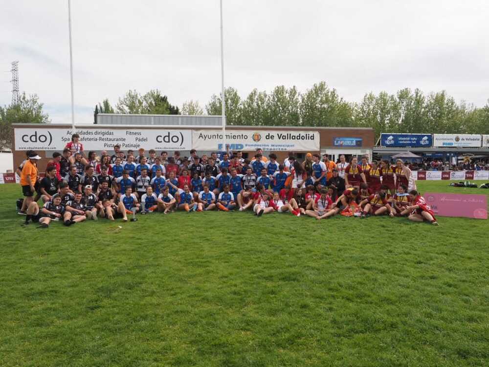 Los campeones de rugby 7 universitario en Valladolid.