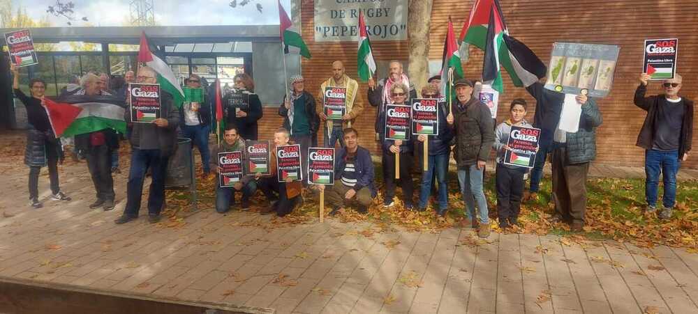 Un grupo de manifestantes pacíficos pidió para los bombardeos en Gaza