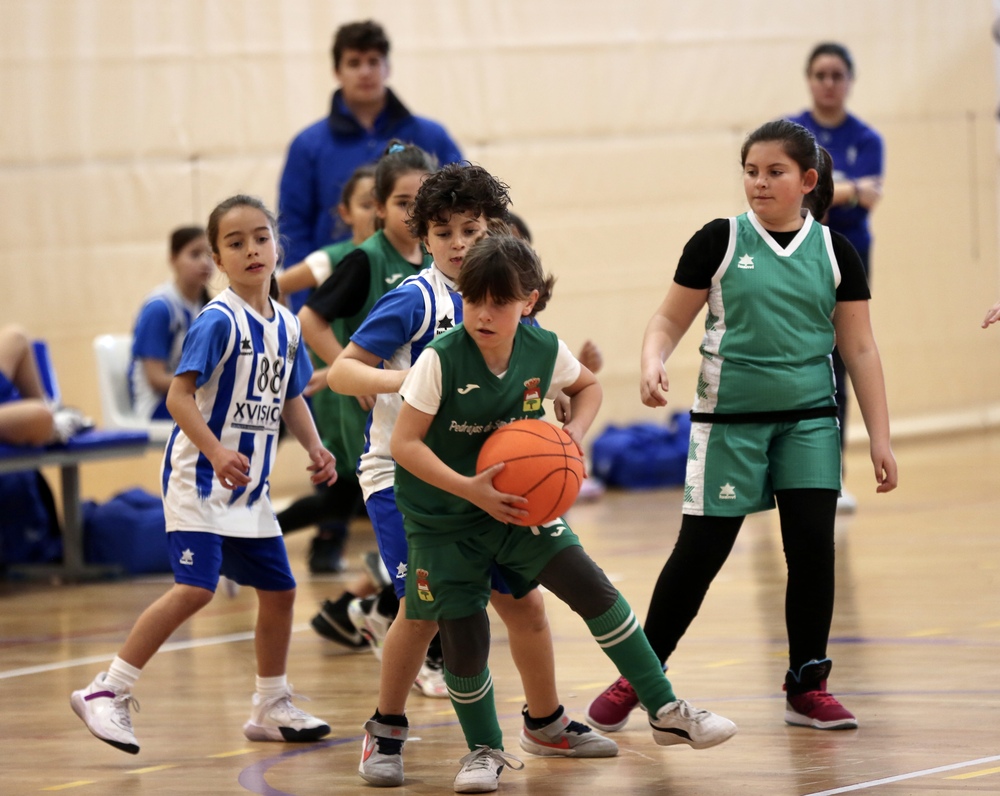 Imagen de la séptima jornada del Campeonato Escolar de fútbol sala y baloncesto.  / MONTSE.ALVAREZ