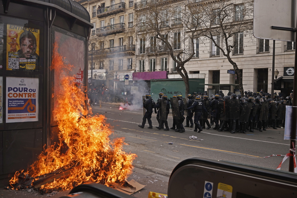 Nationwide strike in France against planned pension reform  / YOAN VALAT