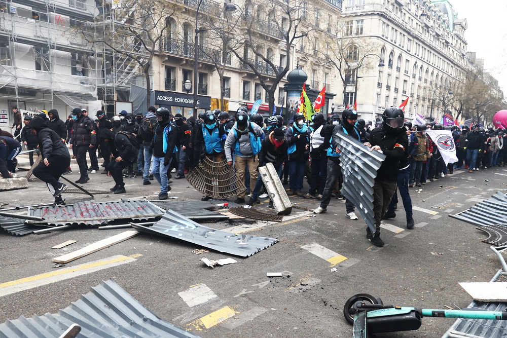 Nationwide strike in France against planned pension reform  / MOHAMMED BADRA