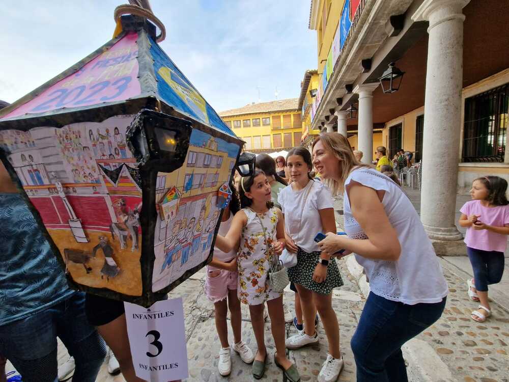 Tordesillas saca el arte a la calle de la mano de su exposición de faroles.