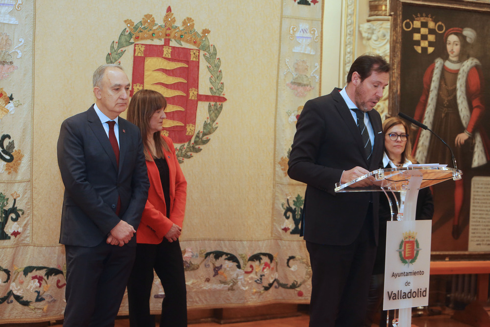 Presentación del acuerdo de la UVa con el Ayuntamiento de Valladolid para la retención y atracción de talento y entrega de los premios de los TFG y TFM  / UNIVERSIDAD DE VALLADOLID