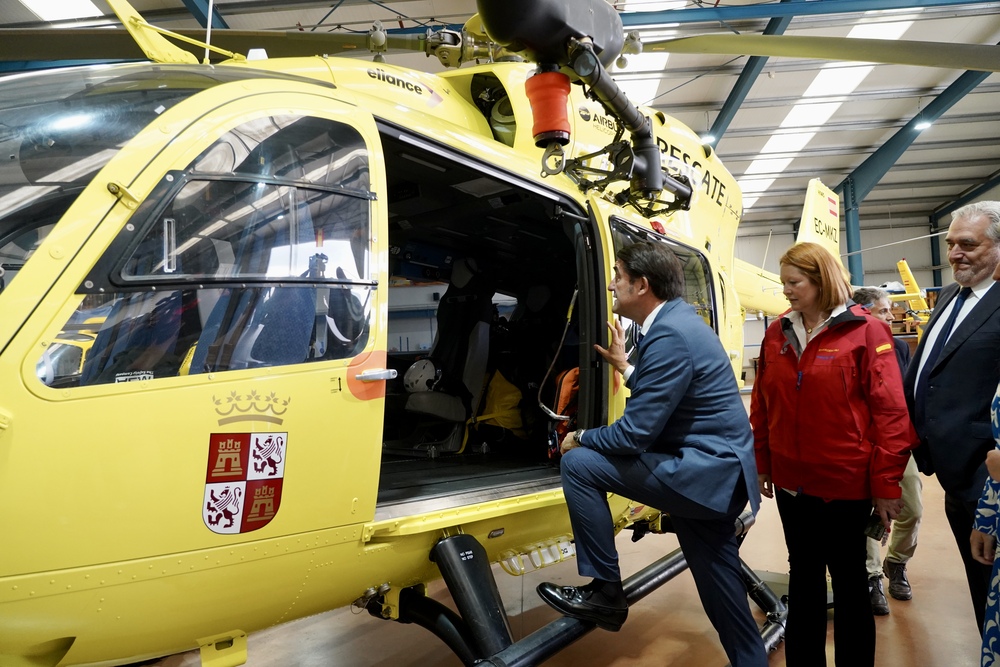 Presentación del nuevo helicóptero de rescate de la Agencia de Protección Civil y Emergencias.