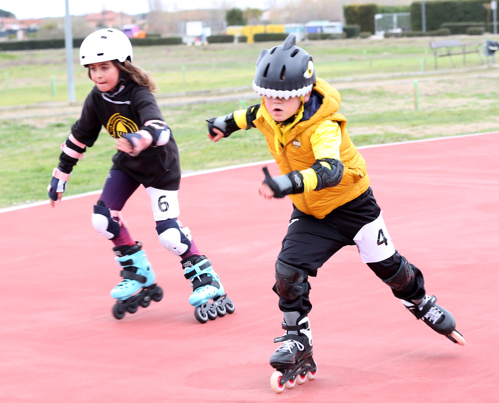 Imagen de la cuarta jornada de patinaje de velocidad de los Juegos Escolares de la Diputación.  / MONTSE.ALVAREZ