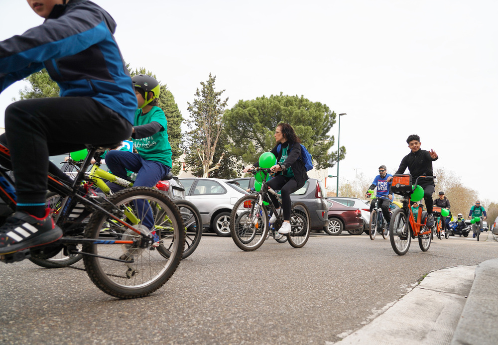Valladolid vuelve a reivindicar en bici la escuela pública