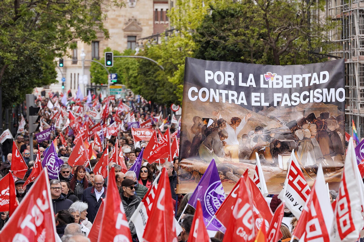 Manifestación del 1 de mayo en Valladolid.  / EFE