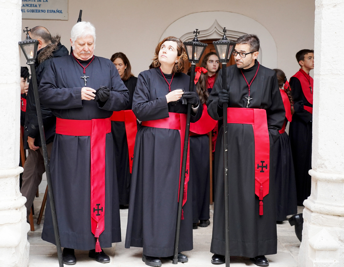 Suspendida por la lluvia la Procesión del Santísimo Cristo de la Luz en Valladolid  / LETICIA PÉREZ (ICAL)