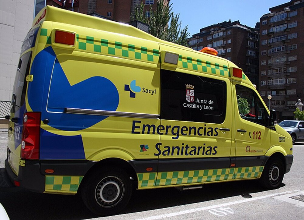 Una ambulancia. 