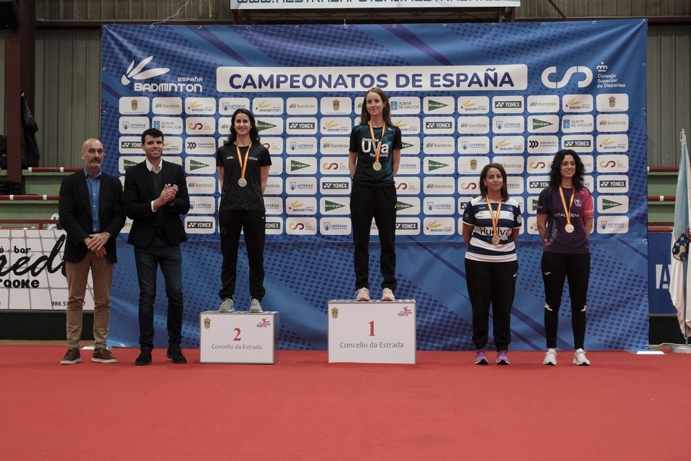 Marta Fernández, campeona de España sénior de bádminton en A Estrada.