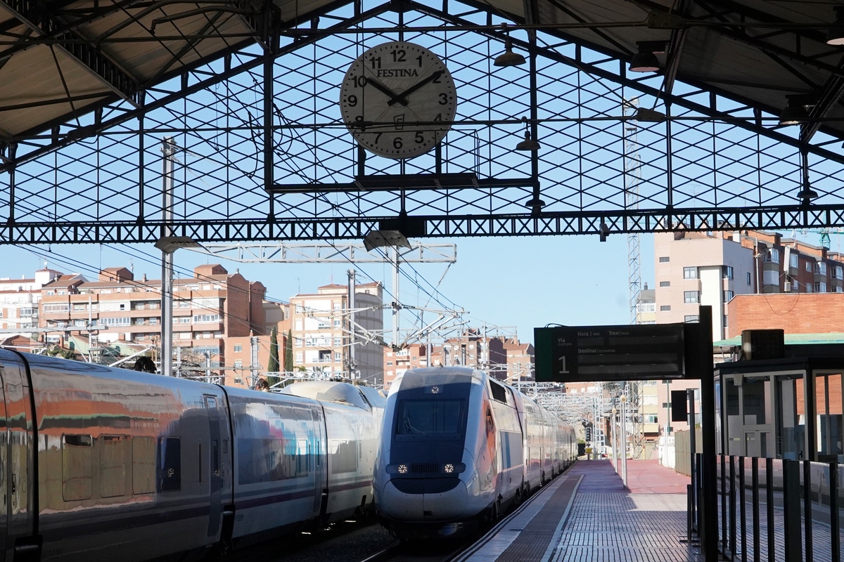 Ouigo comienza a operar entre Madrid-Valladolid   / MIRIAM CHACÓN / ICAL