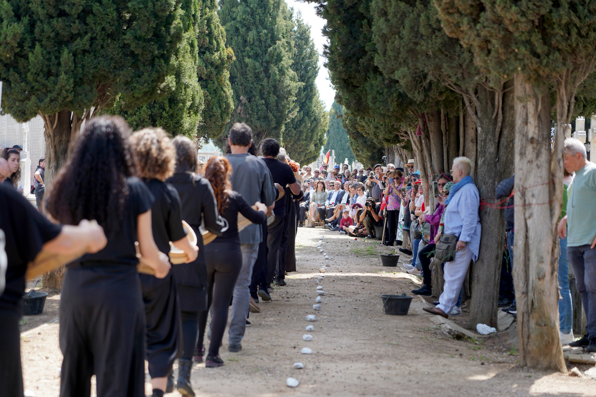 Acto de homenaje de los 199 cuerpos recuperados en exhumaciones en Medina del Campo y Valladolid.  / LETICIA PÉREZ / ICAL