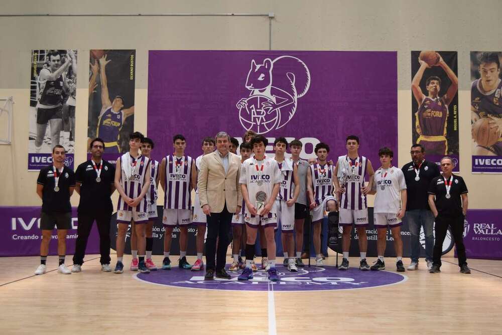 Subcampeonato y billete al Campeonato de España para Iveco Junior Real Valladolid Baloncesto.