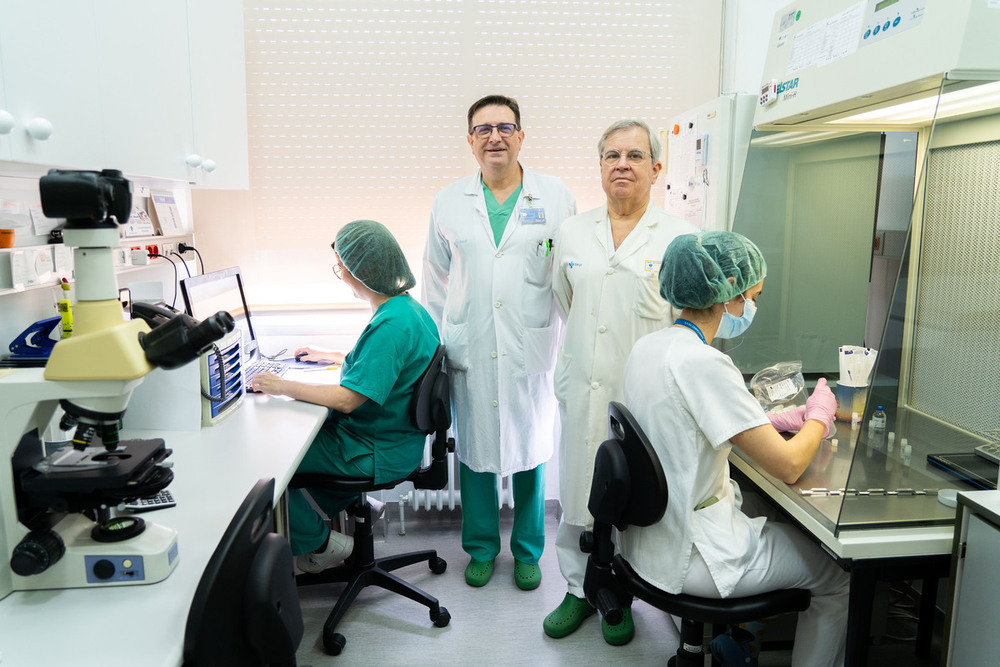 José María Fidel Fernández, embriólogo y decano de la Facultad de Medicina de la UVa; y Julio Gobernado, jefe de la Unidad de Reproducción Asistida del Hospital Clínico de Valladolid.