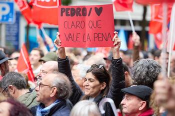 El Comité Federal del PSOE sale a la calle a apoyar a Sánchez
