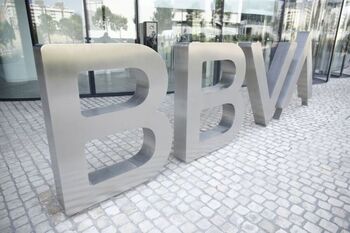 BBVA explora una posible fusión con Banco de Sabadell