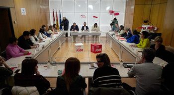 El PSOE moviliza 13 buses desde CyL para apoyar a Sánchez