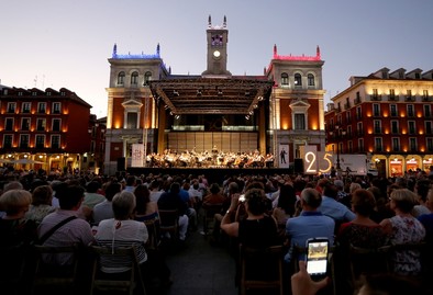 La Plaza Mayor acoge el martes un concierto de la OSCyL