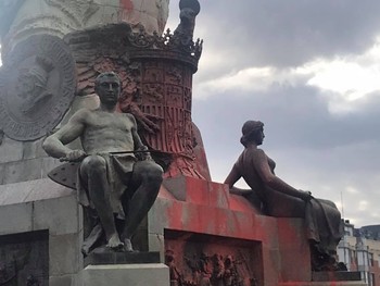 Solicitan 5 años al acusado de pintar la escultura de Colón