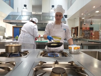 Diez estudiantes buscarán ser el mejor “chef sin gluten”