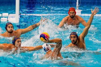 España peleará con Hungría por el bronce en waterpolo