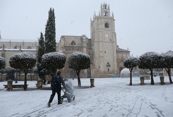 La nieve cubre de blanco Burgos, Palencia y Valladolid