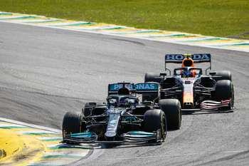 Hamilton remonta hasta la victoria en Sao Paolo