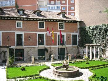 La Casa Cervantes organiza el ciclo 'Del papel al árbol'
