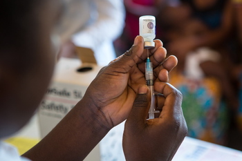 La solidaridad de 62 empresas permite vacunar a 87.000 niños