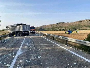 Un fallecido en un choque frontal entre dos camiones en Burgos