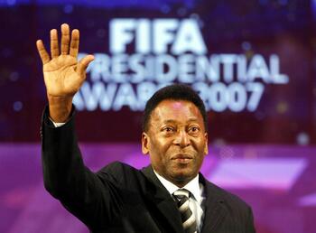 Pelé entierra un 2022 trágico para el fútbol