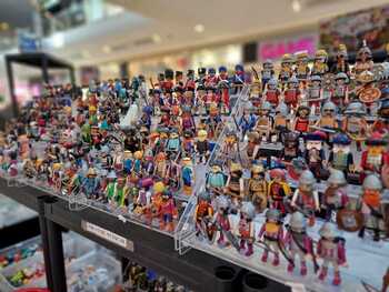 40.000 artículos en el mercado de juguetes antiguo de Vallsur