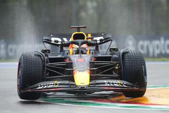 Verstappen, 'pole' caprichosa para el sprint de Imola