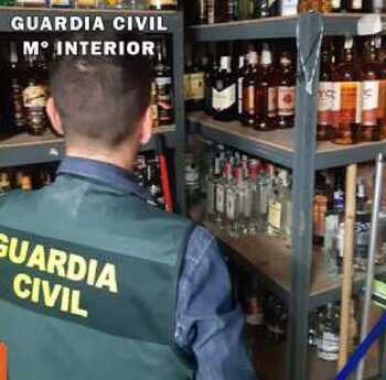 Tres detenidos por robar 1.920 euros en bebidas en Simancas