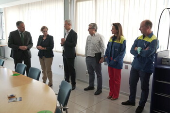 El presidente de las Cortes visita la fábrica de Michelin