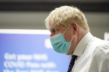 Johnson pronostica mucha presión sobre el sistema sanitario