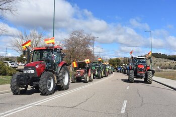Una nueva tractorada corta el tráfico en Valladolid