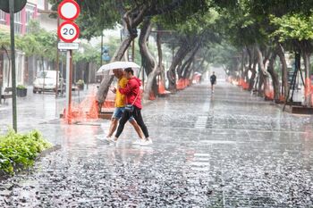 Lluvias de récord en Canarias por el paso de 'Hermine'