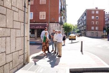 La calle Falla gana espacio para los peatones