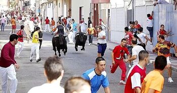Trasladan a Valladolid a un hombre herido por un toro en Íscar